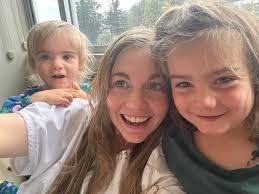 Tammy Becht's Instagram, Twitter & Facebook