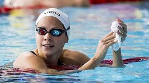 She is the world champion ( 2019 gwangju) in 200 m butterfly and a bronze medalist at the olympic games ( 2016 rio de janeiro) in 800 m freestyle. Warum Viele Schwimmer Zwei Badekappen Tragen Sportschau Sportschau De Ecs Nachrichten