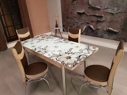 Mesele extensibile sunt foarte apreciate datorită unui sistem performant ce au la bază un mecanism de extensie culisant a blaturilor. Set Masa Blat Sticla 6 Scaune Precious Moments Maro Floral Furniture Kitchen Furniture Chair