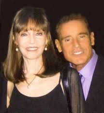 Observation of prices ending in 99 during holiday shopping