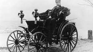Wenige wochen nach ihm baut der zweite automobilpionier gottlieb daimler einen. Die Geschichte Des Automobils Zdftivi