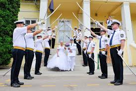 This is ági és balázs esküvő by spiller karoly on vimeo, the home for high quality videos and the people who love them. Diszkard Szirena Sorfal Ilyenek A Megyei Egyenruhas Eskuvok Szoljon