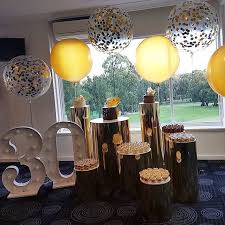 Black And Gold Party Set Up Black And Gold Balloons For This Striking 30th Birthday Set Up Partysplendour Balloons Balloonssyd Jumbo Balloons Black And Gold Balloons Confetti Balloons