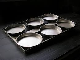 Easy pizza delivery for less. Teglia Per Pizza E Focaccia Ferro Blu Tonda Diametro Cm 16 X 2 5h Bordi Svasati