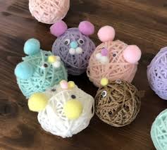 100均diy コットンボールライトの作り方 アレンジ 飾り方 手作りクリスマス雑貨でインテリアを楽しもう ハロウィンや子供部屋にもおすすめ 雪見日和 簡単手作りプレゼント コットンボール クリスマス 手作り