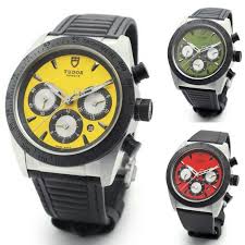 tudor 今年的新款fastrider 有3个配色 分别为亮黄色 橄榄绿和红色表盘 分别对应ducati scrambler 摩托车的三种颜色 黑色表圈和黑色刻度圈设计让表盘色彩更跳跃而出 速度感十足 casio watch jaeger watch casio