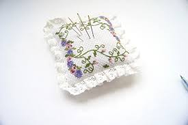 There are several types of hand embroideries available which you can use on accessories, clothing, towels, and household linen. Different Types Of Embroidery Needles Explained Needles For Embroidery