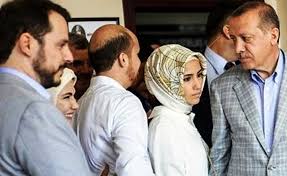 ''aloo, aloo, babacım sesiniz gelmiyor. Erdogan Ozge Ulusoy Iddialari Uzerine Damadiyla Gorustu Mu