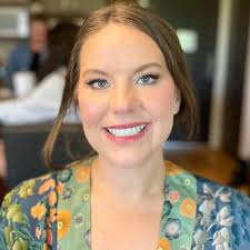 Alexandra 🏳️‍🌈 “Victoria/Vancouver” Makeup Artist