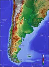 Argentina occupies much of the south eastern part of the continent with a coastline at the south argentina has a population of 43.5 million people (2016 est.), capital and largest city is buenos aires. Geographie Argentiniens Wikipedia
