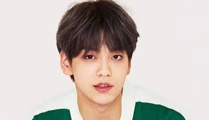 Soobin's height is the tallest out of the group, coming up to 185 cm/6'1″. Choi Soobin Profession Family Girlfriend Net Worth Measurements Wikiodin Com