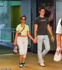 Camila cabello out for a jog with her mom in los angeles on july 16, 2021. Shawn Mendes And Camila Cabello Spend A Fun Filled Sunday At Universal Studios Hollywood Geeky Craze