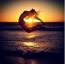 Pin By Zafer Kurt On Ejercicio Dance Jumps Dance Photography Sunset Photography
