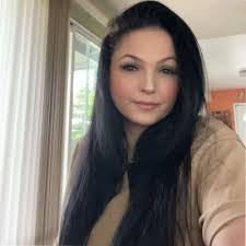 Belinda Meyers's Instagram, Twitter & Facebook