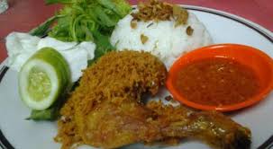 Resep yang satu ini juga mengandung. Resep Ayam Goreng Kremes Sambal Terasi Pelengkapnya Lalapan Harian Lentera Indonesia