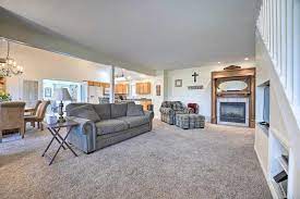 The second largest is most often an automobile. Irish Hills Farmhouse With Detached Cottage Tipton Updated 2021 Prices