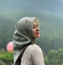 Artis pendatang baru kini bermunculan salah satunya adalah gadis cantik bernama betari ayu, gadis kelahiran tanggerang tersebut mempunyai. Hijabers Cantik Indonesia 160 Betari Ayu Wattpad