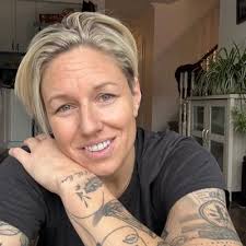 Laurie Pinard (@Laurielpinard)