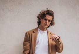 This is a great hair type to have, but it can also to be difficult to take care of because it is neither straight or very curly. How To Deal With Men S Thick Wavy Curly Hair