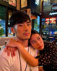 Kemisara paladesh, เกิด 16 กันยายน 2538) นักแสดงหญิงชาวไทย อดีตพิธีกรของช่อง จีทีเอชออนแอร์ ภายหลังเธอเป็นที่รู้จักจากการรับบท ก้อย. Wor Cc1ruzdrgm