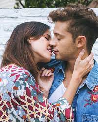He is a argentinean tv actress. Pin Su Ruggelaria