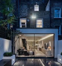 Browse 20 million interior design photos, home decor, decorating ideas and home professionals online. The Perf House Is A Renovated Georgian Terrace House In London By Ama Loft Moderno Terraced House Casa De Londres