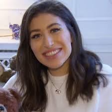 Diana Hildreth's Instagram, Twitter & Facebook