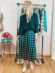 Black And White Polka Dot Skirt Outfit Ideas Polka Dot Midi Skirt In 2020 Budget Fashion Outfits Skirt Outfit Inspiration Fashion