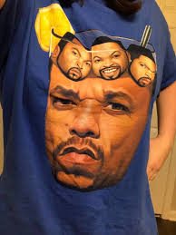 What does this shirt say to make your mom think that?