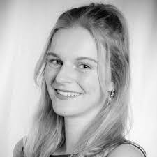 Ellen Durr's Instagram, Twitter & Facebook