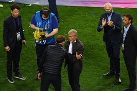 Blues owner roman abramovich was at the game and he was seen on the pitch speaking with tuchel in the midst of the celebrations, this was the first time the pair had spoken since tuchel took charge in january. Mtnu Aquw Sham