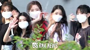 2018년 10월 첫 앨범을 발표했고, 오는 4월 계약 만료를 앞두고 있다. ì˜ìƒ ì•„ì´ì¦ˆì› Iz One ê¹¨ì•Œê°™ì€ ë§‰ë°© ì• êµì— ë¹ ì§„ë‹¤ í¬í†  ì˜ìƒ í¬í†  ì˜ìƒ ê¸°ì‚¬ë³¸ë¬¸ Rnxë‰´ìŠ¤
