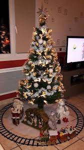 Plus de chants de fêtes et d'histoires en musique pour l'éveil des. Realiser Le Plus Beau Sapin De Noel Participation De Celine Herouart