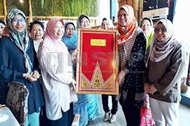 Nor azharuddin shaharuddin (229322) sade 1013 asas berdasarkan maklumat daripada jabatan pembangunan perindustrian negeri sabah, industri kecil dan sederhana (iks) telahpun menapak di. Rm1 13 Bilion Peruntukan Luar Bandar Di Sabah Tahun Ini