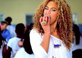 I got beyonce blonde hair highlights with money pieces. Pin On Curls Here Curls There Curls Everywhere