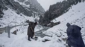 IMD issues snow and rain alert in J-K, Himachal and THESE states till 7 March | Today News