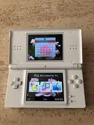 Nintendo ds lite con 2 juegos y funda para guardarla.está en un estado con signos de uso normales. Juegos Nintendo Ds Lite Segunda Mano En Madrid En Wallapop