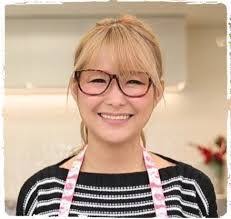 ギャル曽根のメガネのブランドとメーカーはどこ 大食い出来る秘密は体 曽根 芸能人 タレント