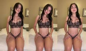 Kawaii Sofey Teases Us With New Lingerie Onlyfans Video | Thothub.
