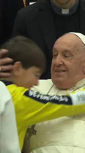 Hoy el #PapaFrancisco conmemora el 12º aniversario de su elección como  Sucesor de Pedro, mientras la Iglesia redobla su oración por él y por su  salud. #yorezoporelpapa