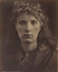 150 years before Instagram, Julia Margaret Cameron set the trend for  selfies with her Victorian-Era Celebrity Photographs