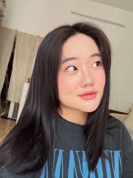 Selfie trên dòng #iPhone17 đã cải thiện và đẹp nhiềuuu ✨ camera trước có  tiêu cự rộng hơn (1 chút à) so với các đời iPhone cũ, nhưng nhờ cái “1 chút”