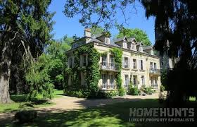 Ce château, entièrement rénové autour du thème des fruits et des légumes, était précédemment un hôtel, avant d'être. Five Stunning Chateaux Properties For Sale Outside Of Paris