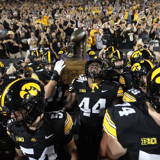Updated Game Line, Weather Update for Iowa Hawkeyes vs Northern Iowa |  Black Heart Gold Pants