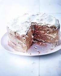 Gateau Meringue Chocolat Noisettes Et Cafe Pour 4 Personnes Recettes Elle A Table Recette Meringue Chocolat Gateau Meringue Chocolat