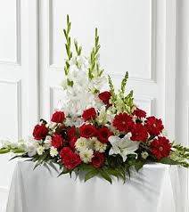 Fresh flower arrangements for all occasions, specializing in sympathy arrangements from traditional to stylized designs. Pin By Mihi Furlong On Flowers Flower Arrangements Church Flower Arrangements Funeral Flowers