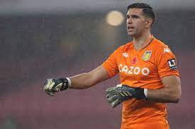 Emiliano martinez plays the position goalkeeper, is 28 years old and 183cm tall, weights 85kg. Arsenal Told Aston Villa Have Stolen Top Goalkeeper Emiliano Martinez Football London
