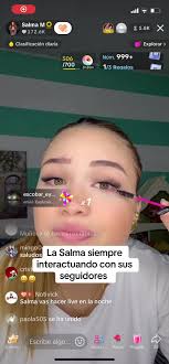 La Salma interactúa con sus seguidores en Nicaragua