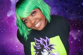 I find it so interesting that both Sabrina and Chloè talk about sexual  things but one is praised for their catchy sexual wordplay and the other  gets the "you a hoe" treatment.