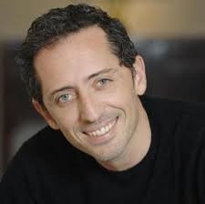 Il est donc fortement conseillé de les porter. Voici Le Comedien Francais Et Comique Gad Elmaleh Ses Cheveux Noirs Boucles Et Ses Yeux Bleus Clairs Gadelmaleh Co Celebrities Male Singer European Royalty